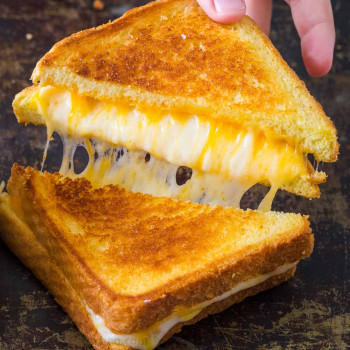 Cheeses Sandwich